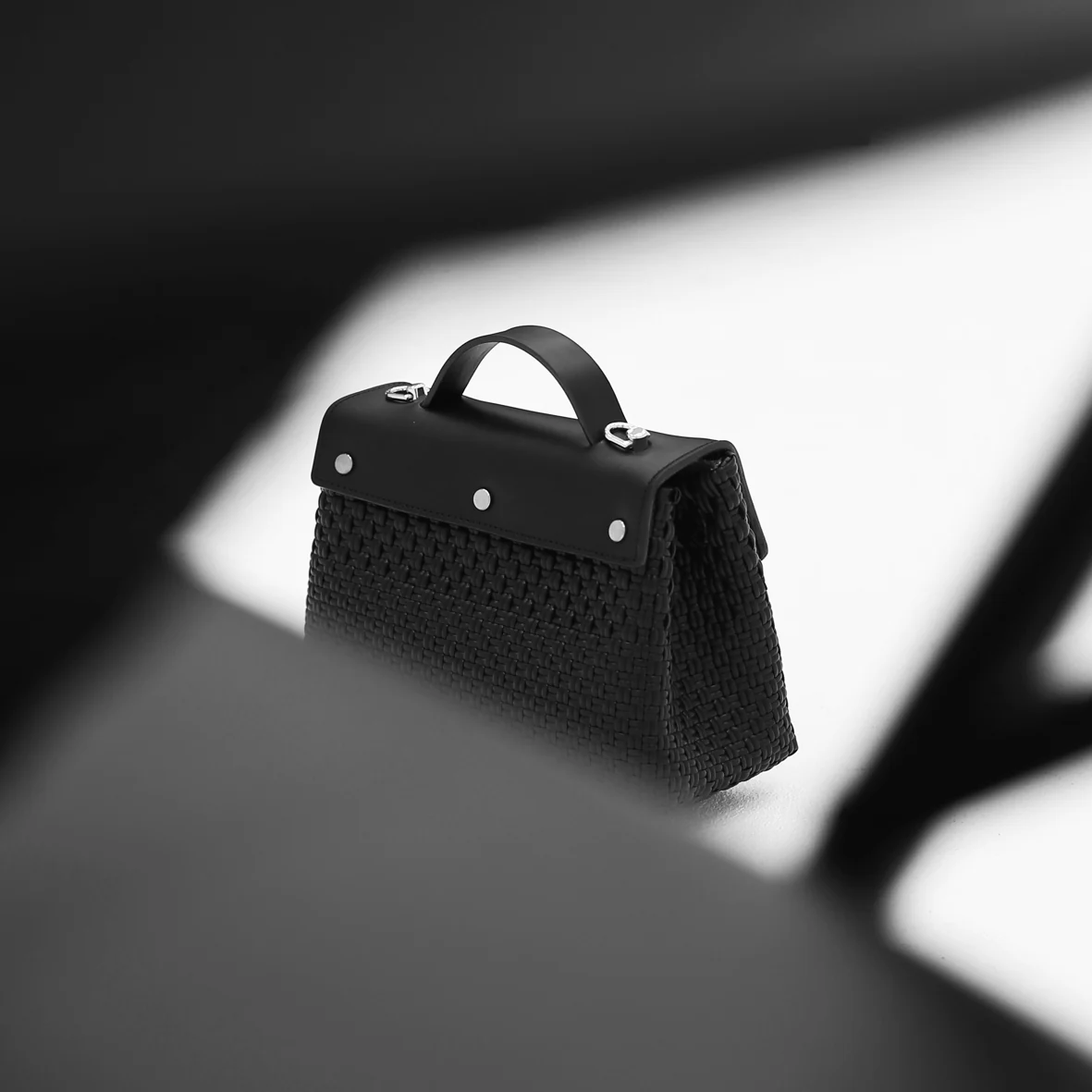 Tanah Small Black reference image 1