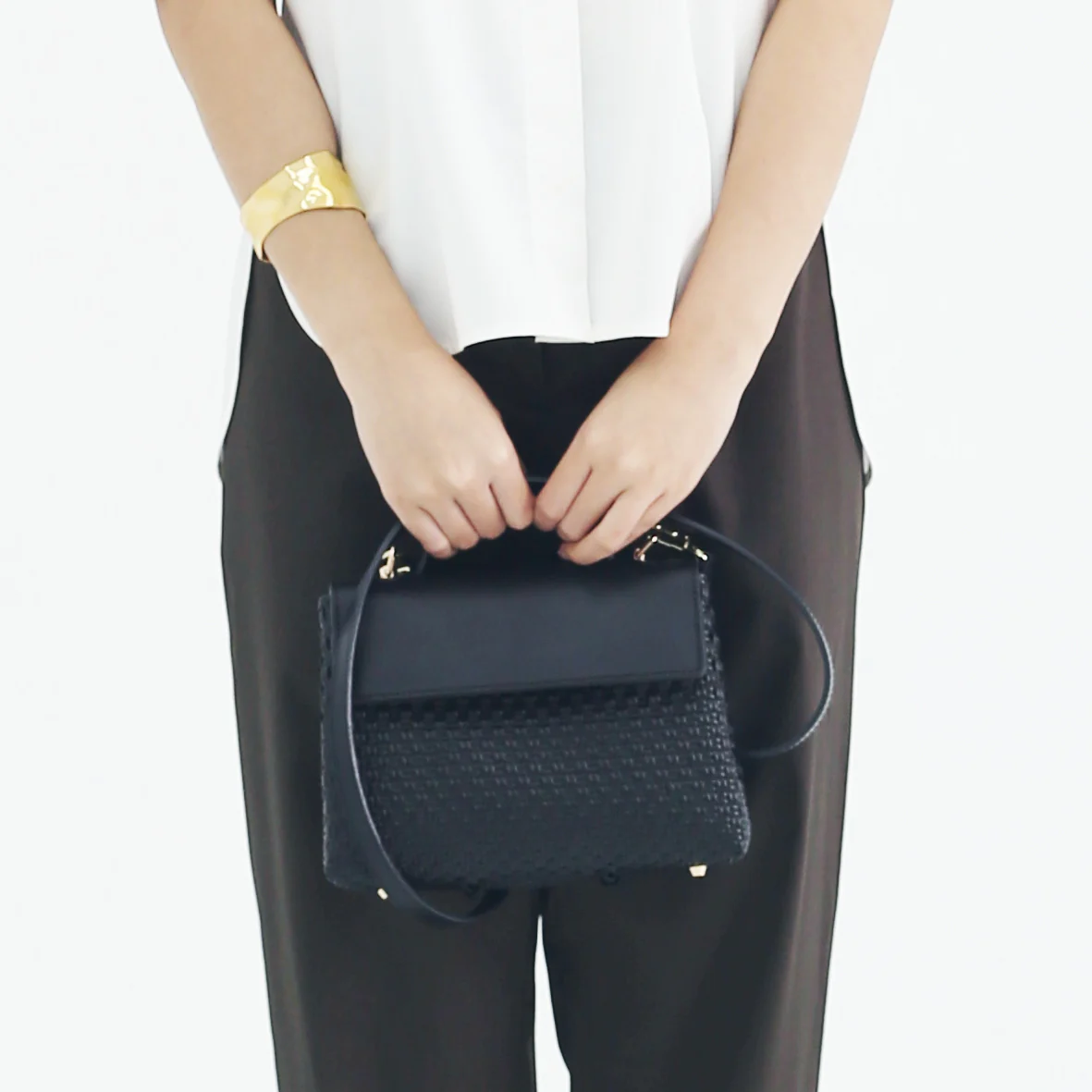 Tanah Small Black reference image 3